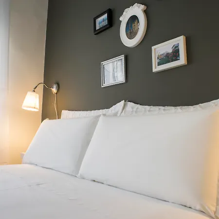 Bcharming House בית הארחה 3*