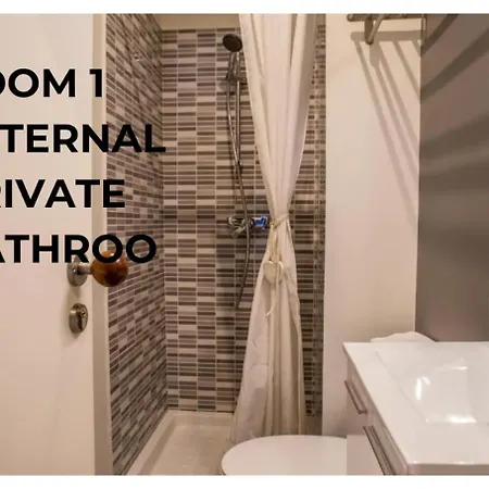 Bcharming House בית הארחה 3*