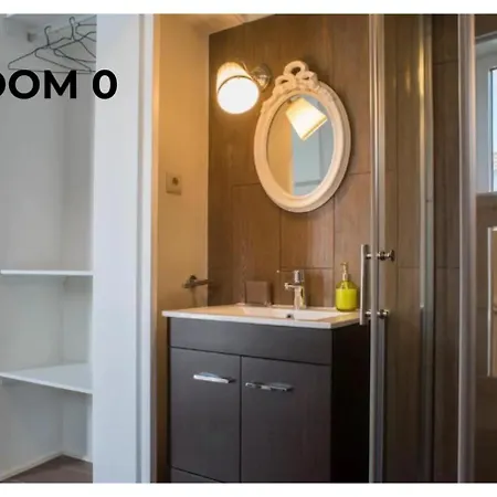 Bcharming House בית הארחה 3*