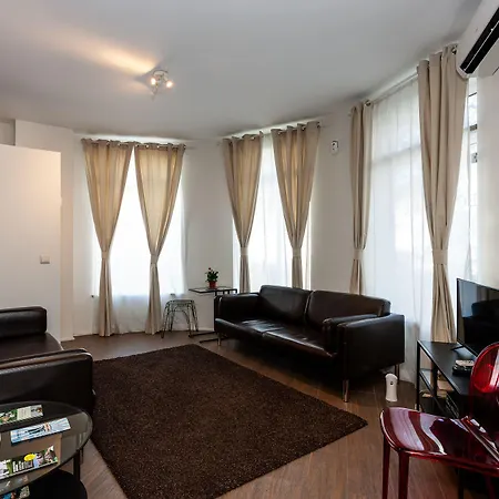 Bcharming House 4*